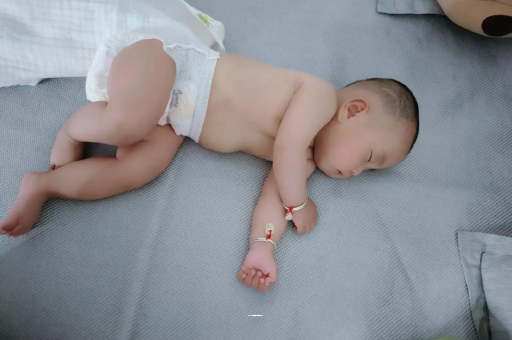 巴音郭楞蒙古宝宝几个月可以吃水果